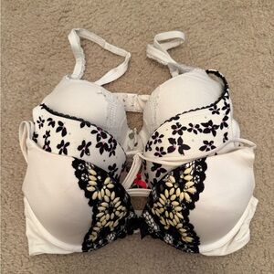 VS White and Black Floral Lace Bra Set
